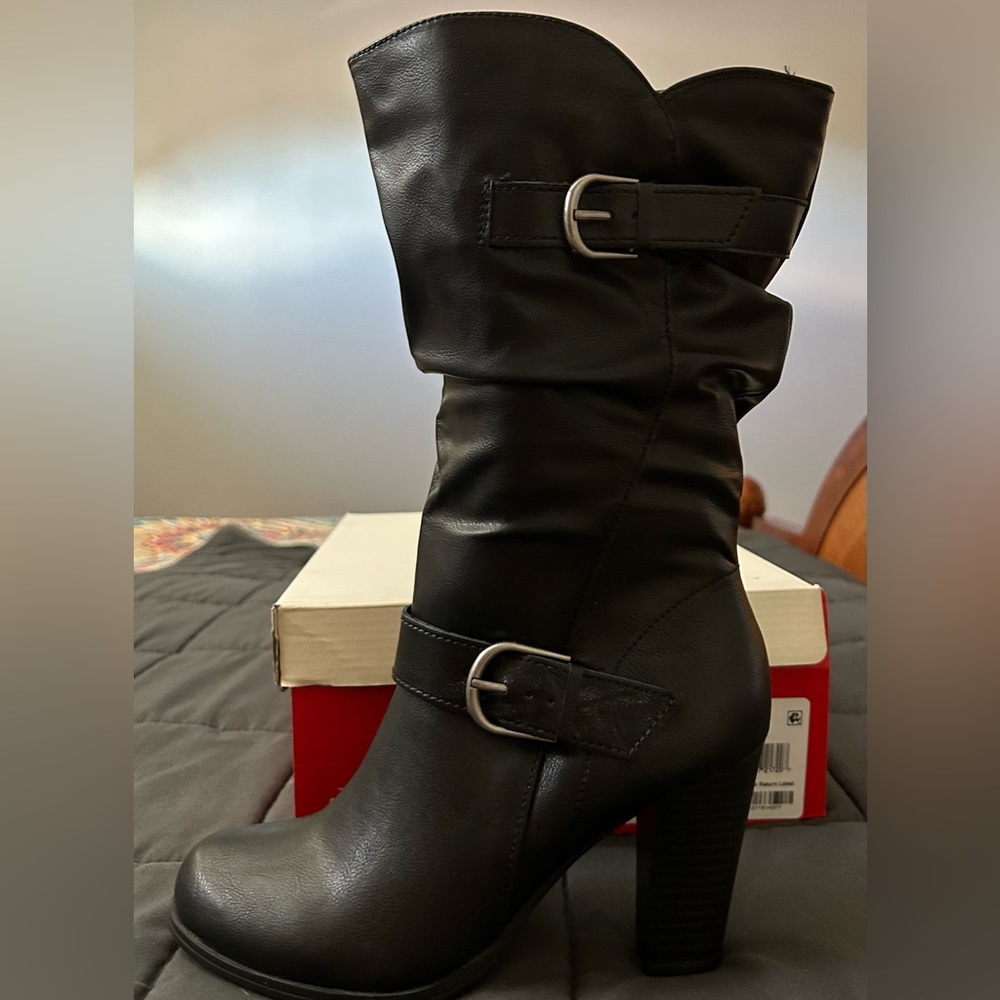 New Style and Co. boots